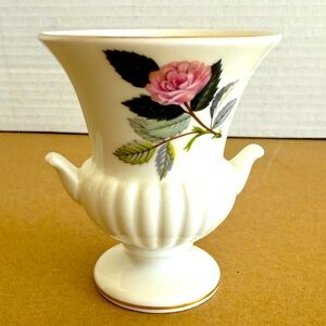Vintage Wedgwood Small Vase/Urn White Pink Roses Gold Trim Hathaway Rose Pattern